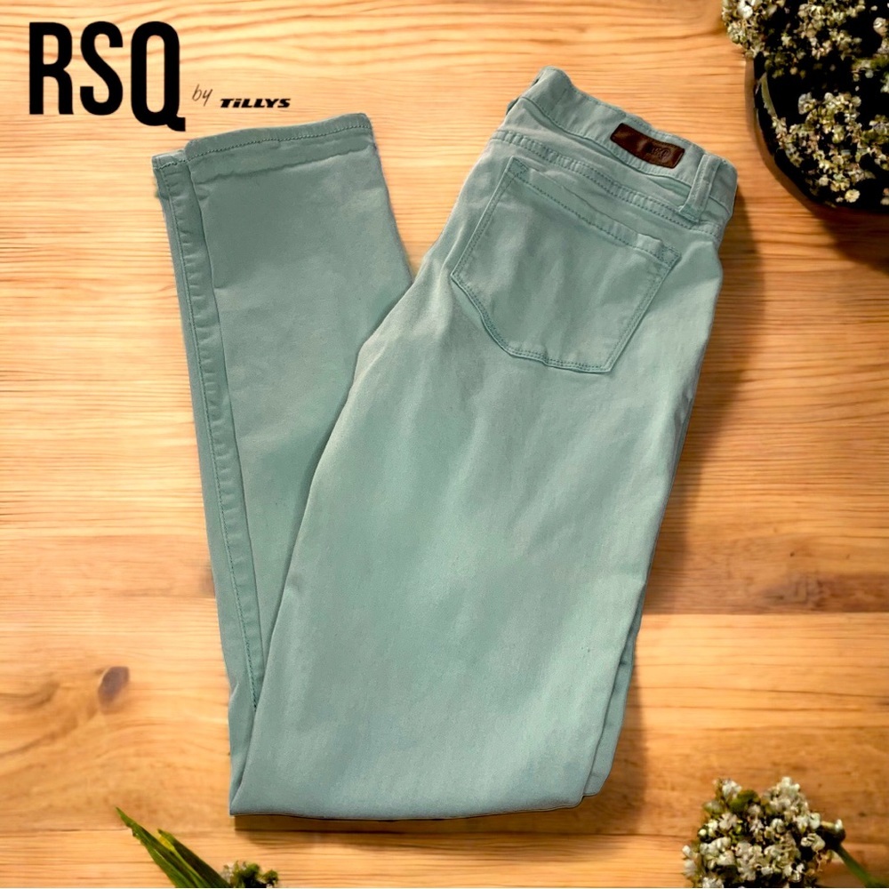RSQ Women’s powder blue and pants- Size 7R